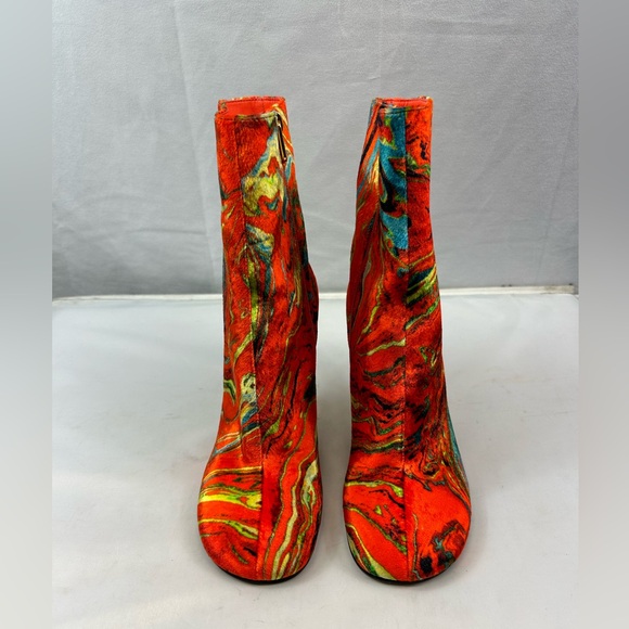 FENDI
Fendi First Printed Wedge Booties - Picture 2 of 10